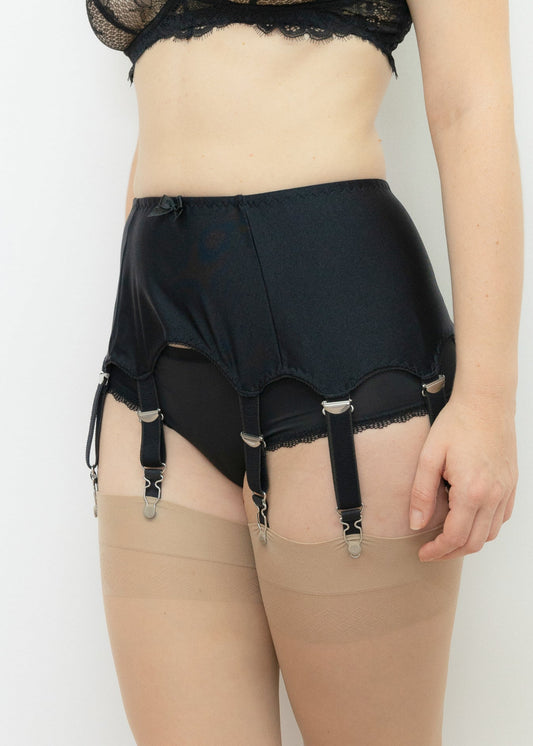 classic retro style black 8 strap Greta garter belt