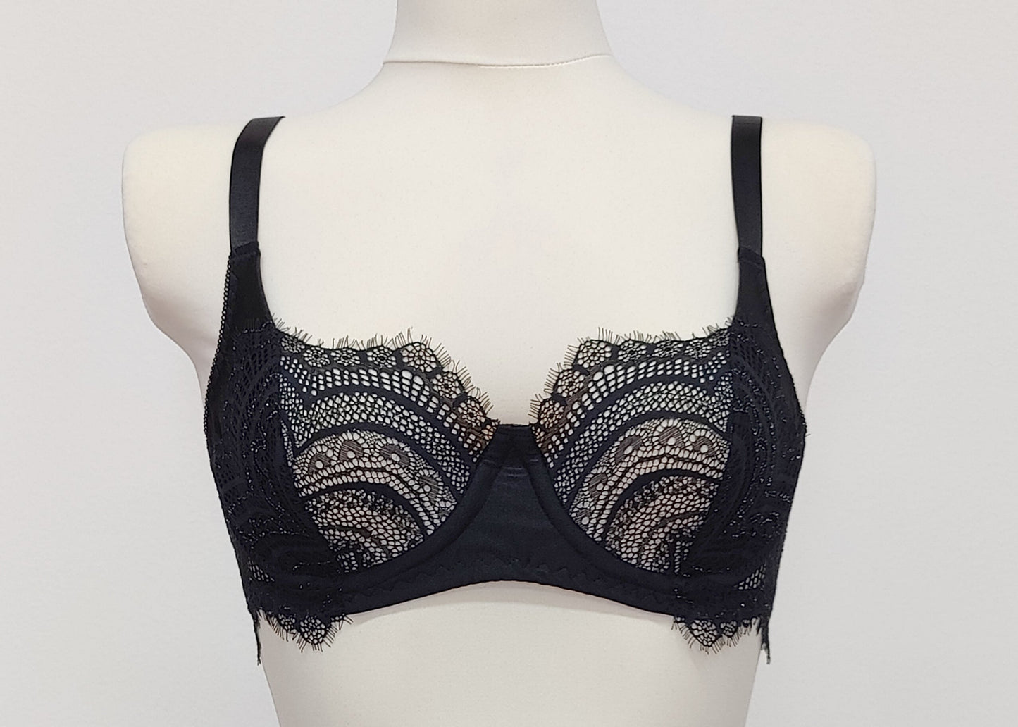Black Lace ALICE Bra, size US 34B or EU 75B