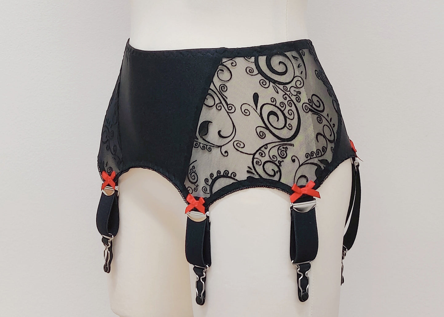 Black LOUISE Wide Strap Retro Style Garter Belt