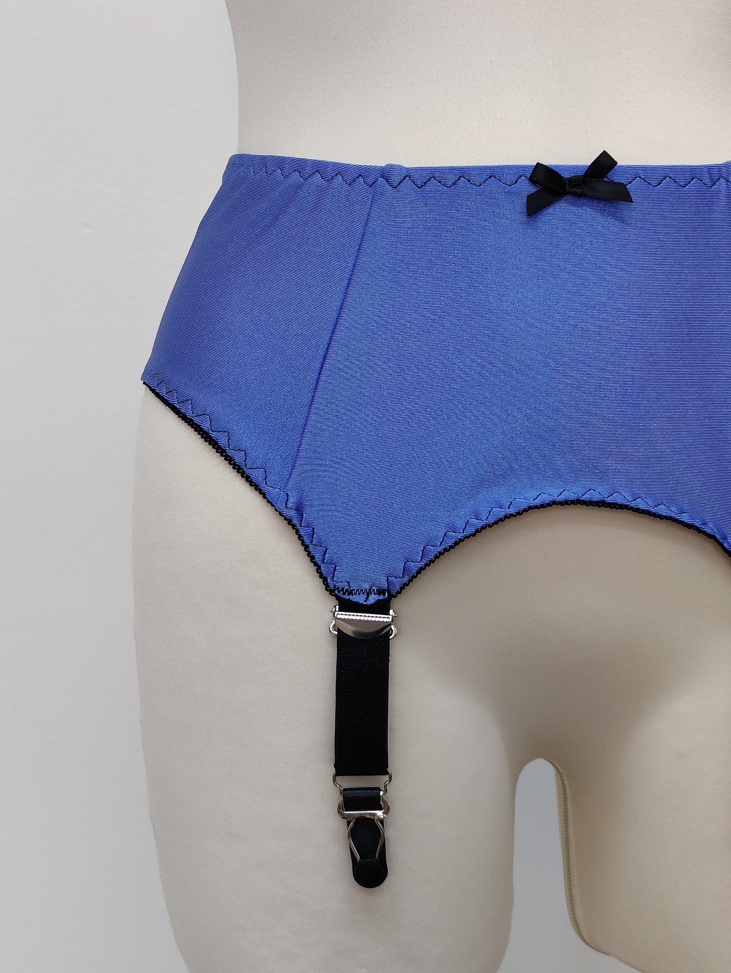 lavender blue classic retro style Greta garter belt with 4 adjustable black straps, detail