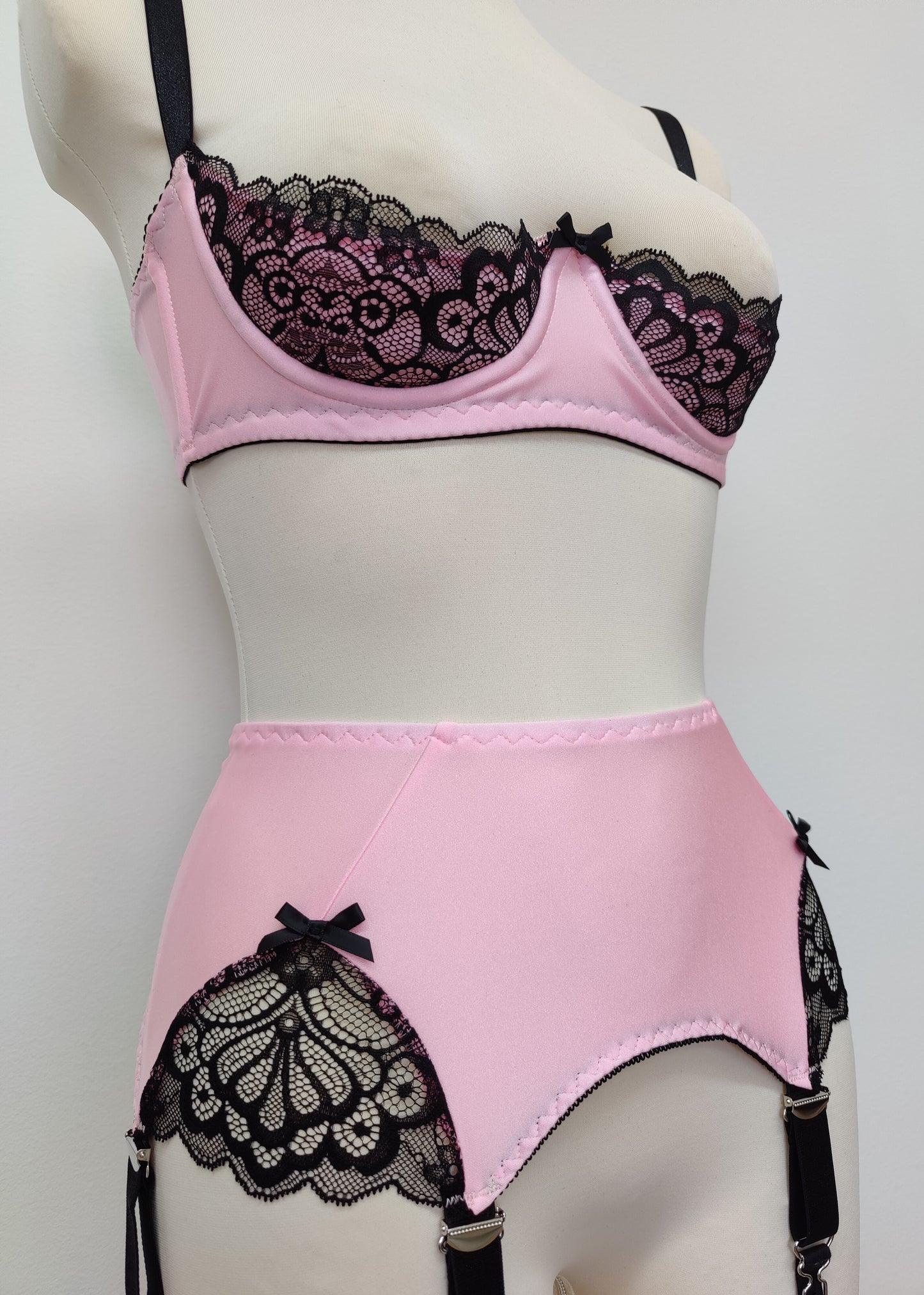 LUCY Quarter cup Lace bra in Colors