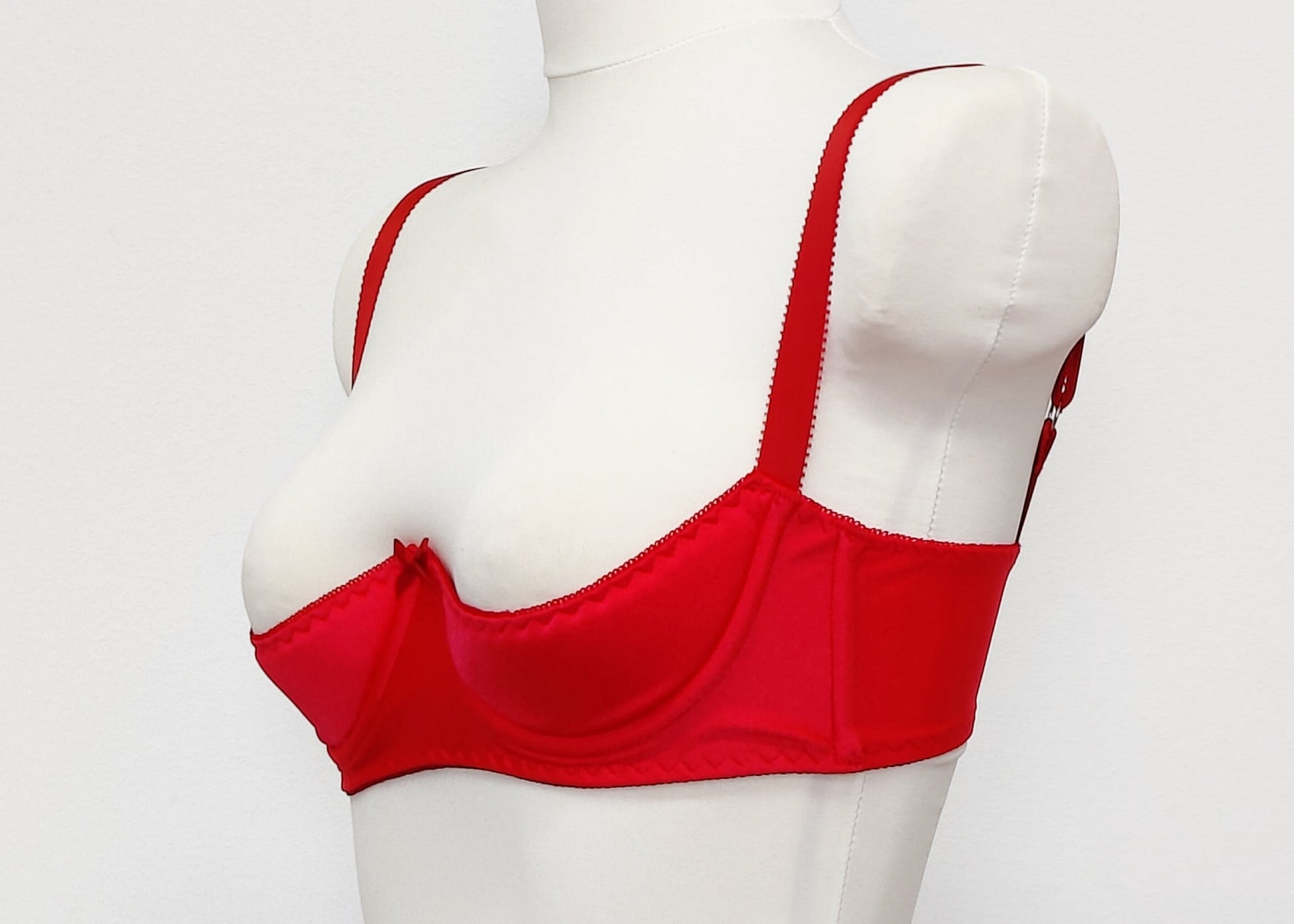 red quarter cup Gina bra
