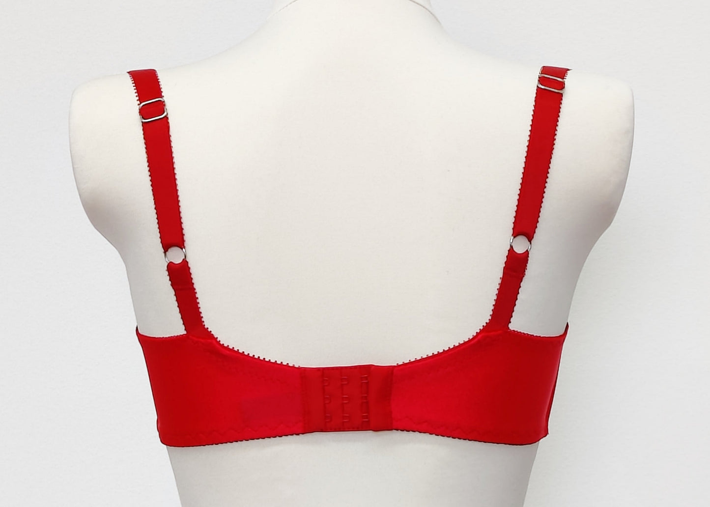 red quarter cup Gina bra, back view