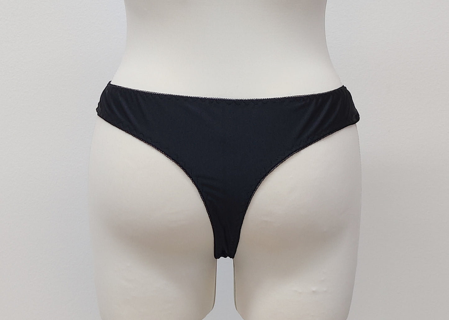 MIA Thong