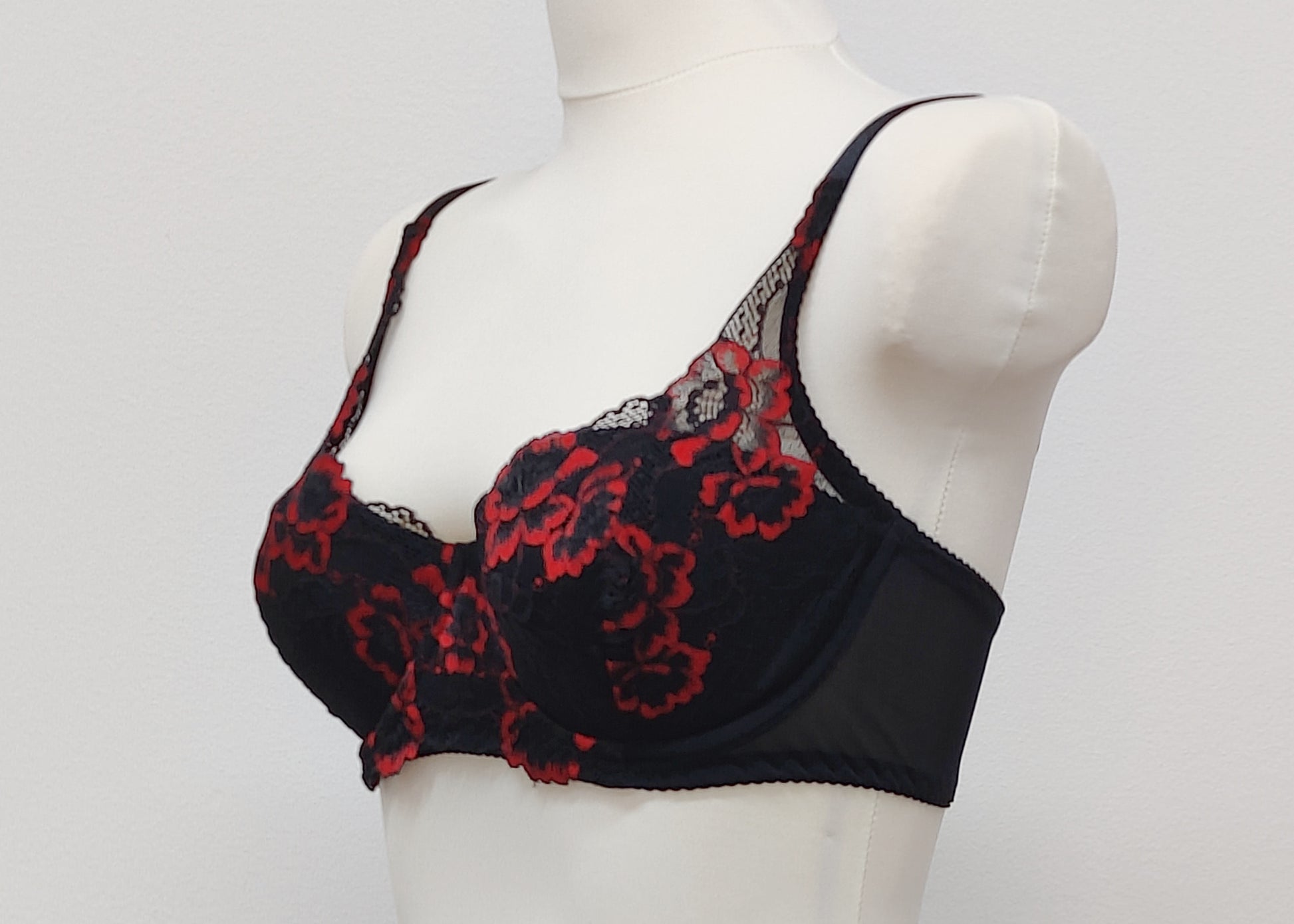 Black with red flowers lace Alice bra, side view