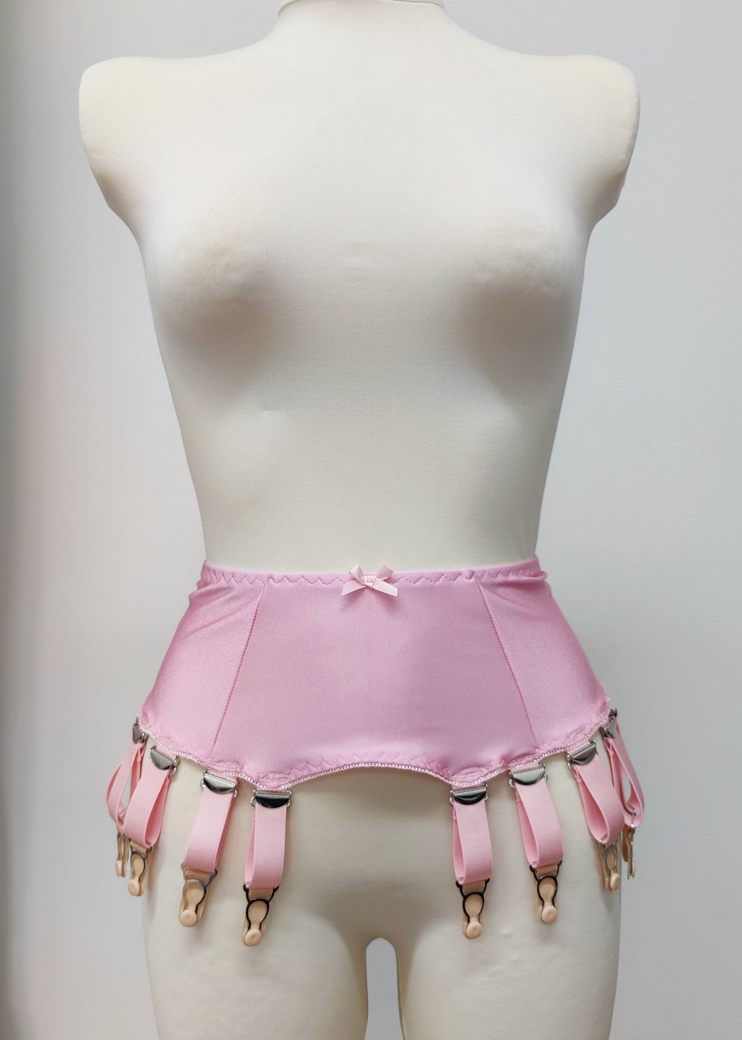pink 12 strap, vintage style Greta garter belt