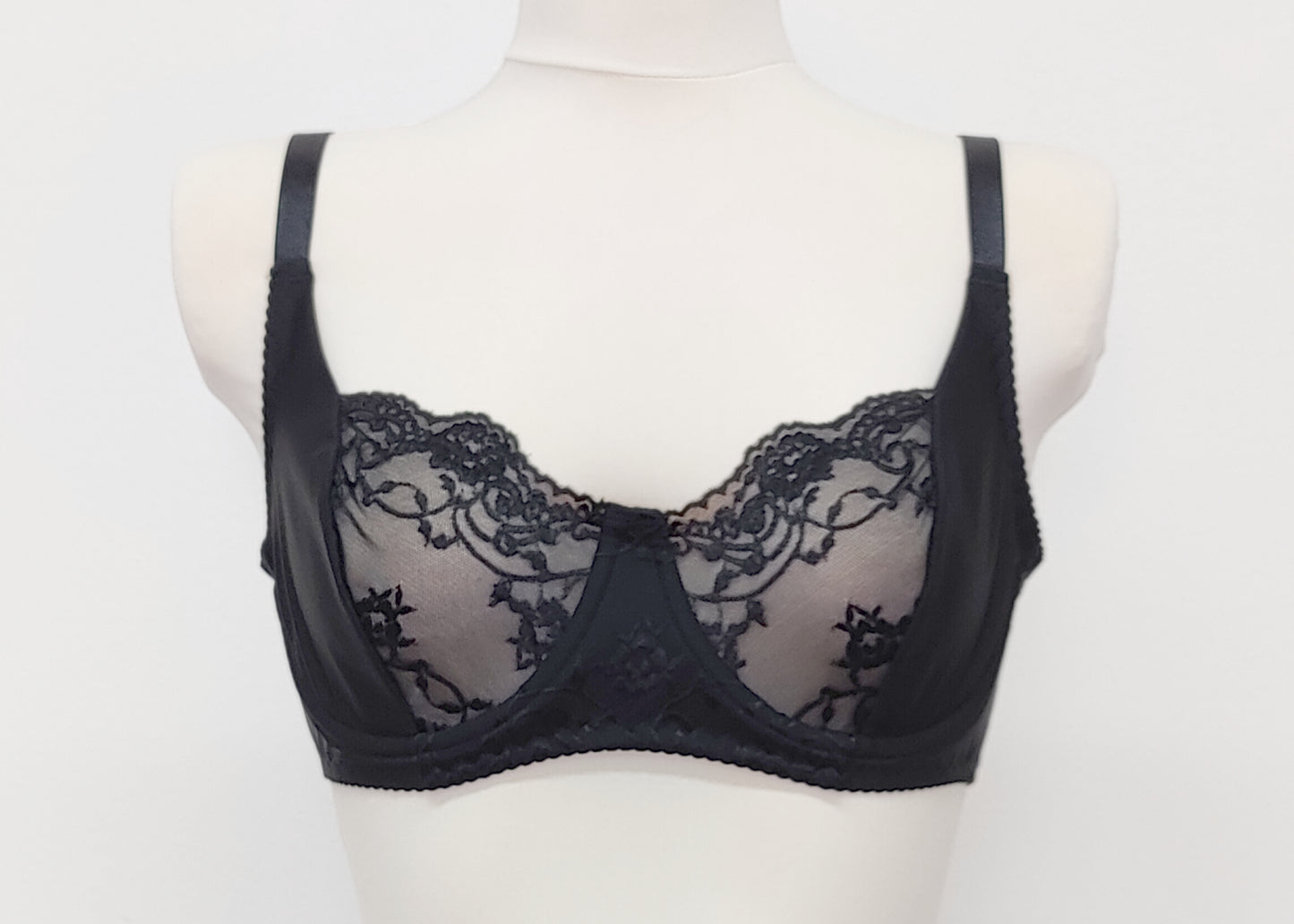 Black lace Vivian bra