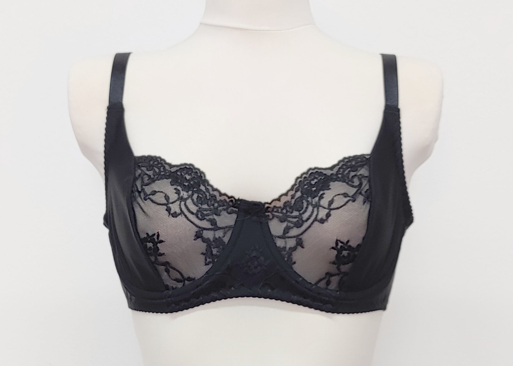 Black lace Vivian bra