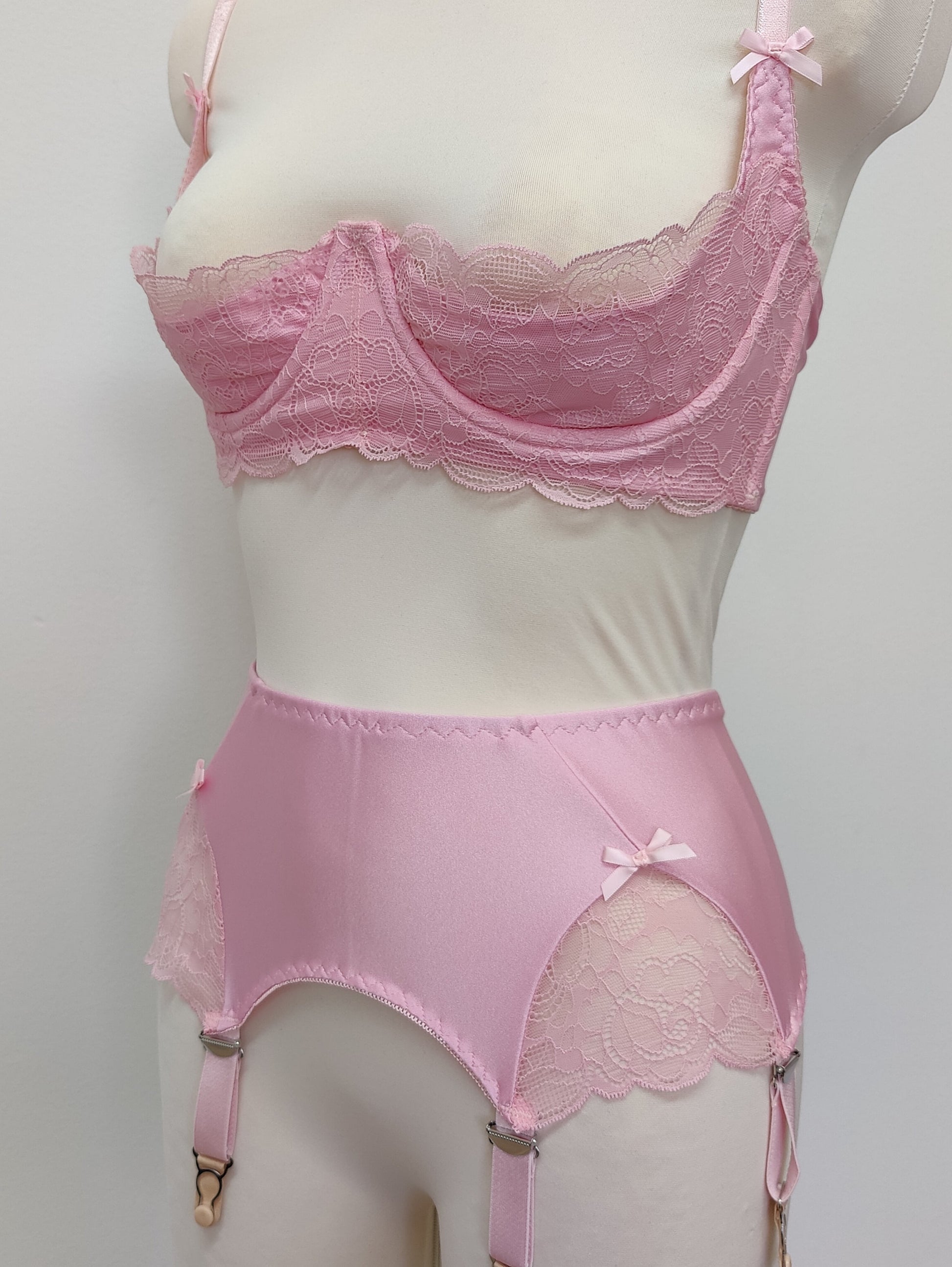 pink lace quarter cup Lucrezia bra, with matching Scarlett garter belt,detail