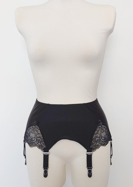 black, retro style, 6 strap Scarlett garter belt with black straps and lace side inserts