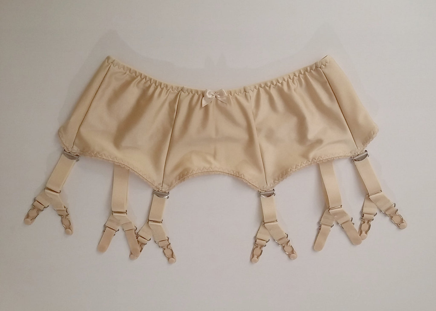 beige Wide Amanda garter belt with 6x Y-straps
