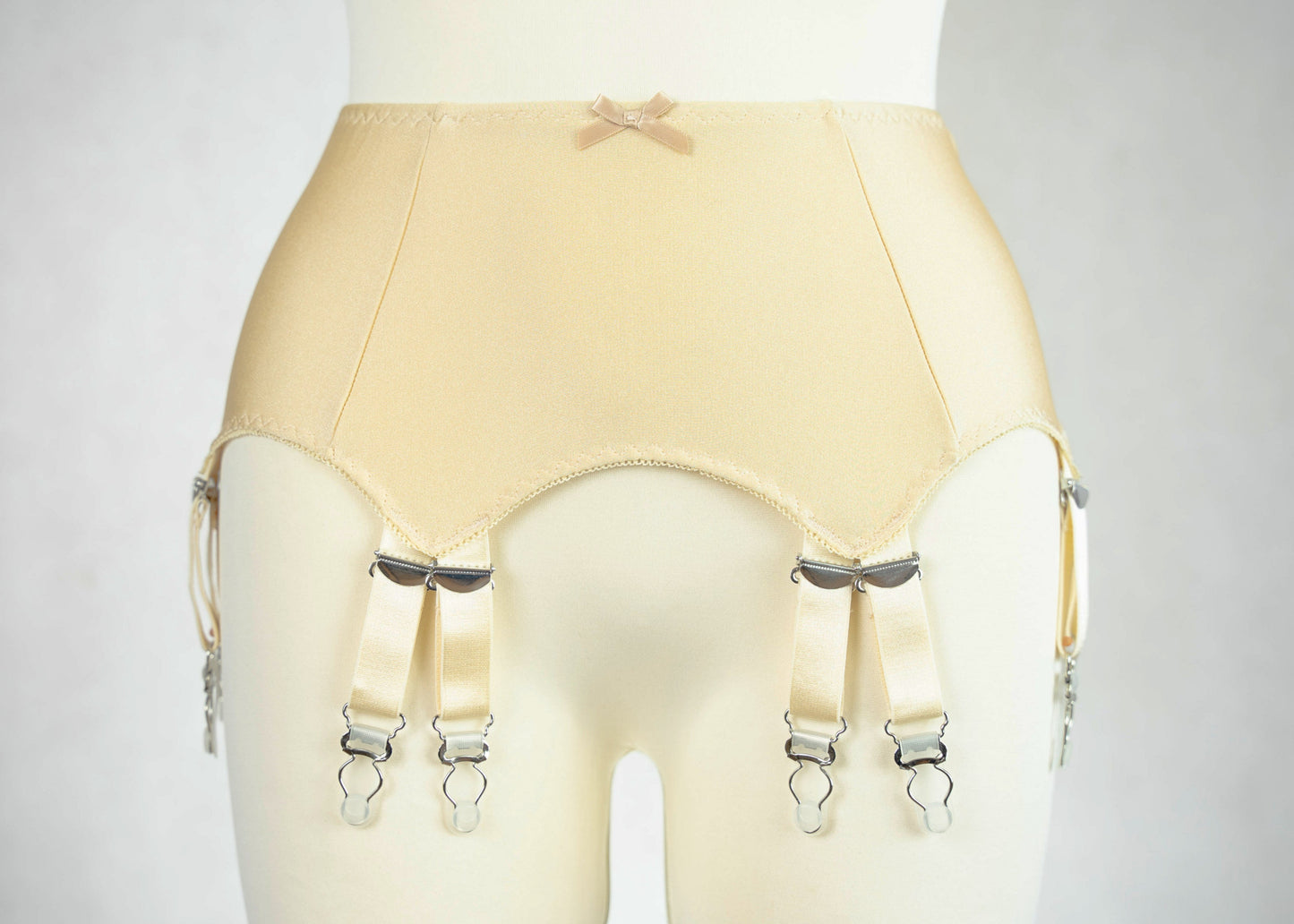 beige-nude 6x2 strap garter belt