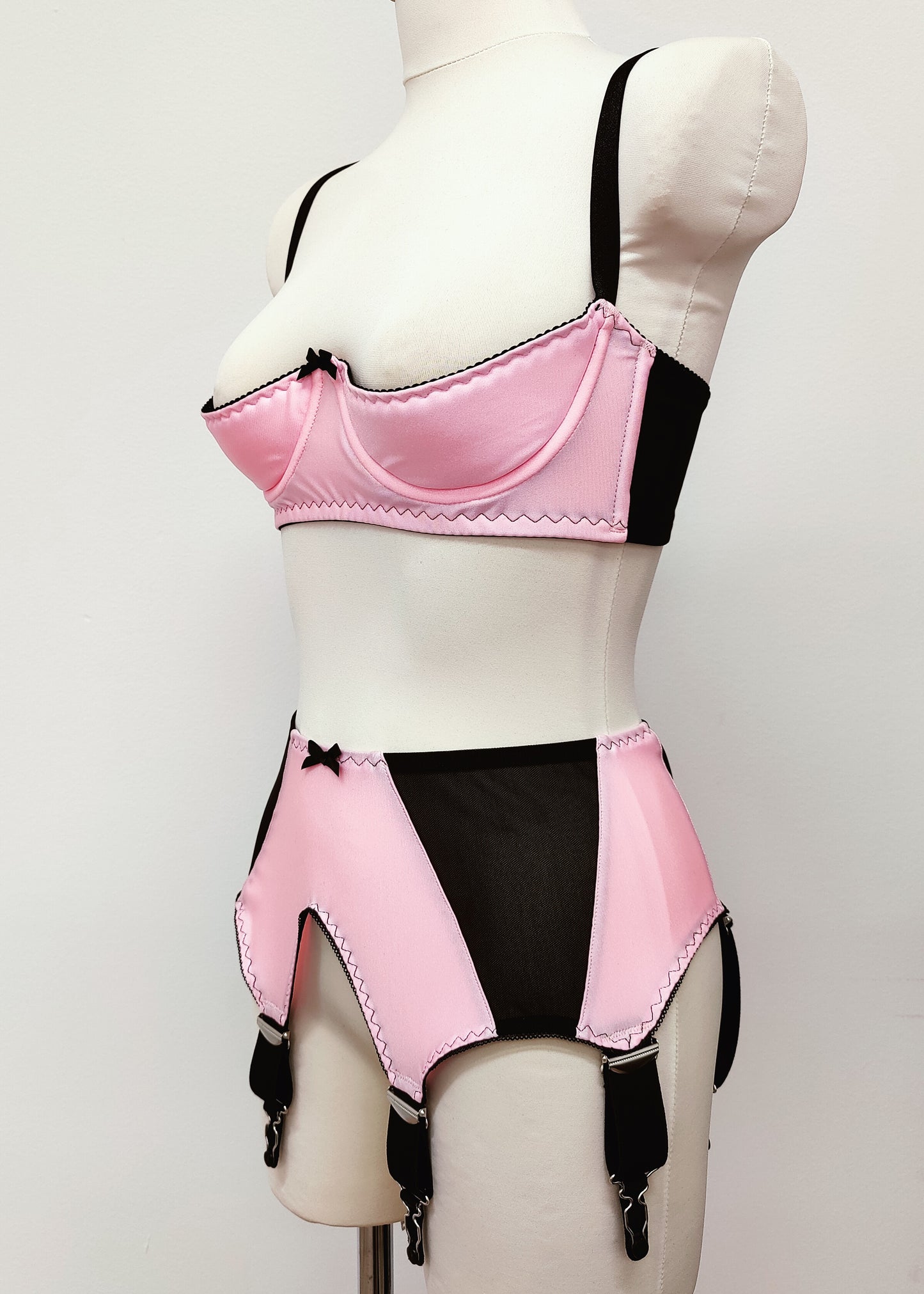 GRACE Wide V Style Garter belt in Purple, Magenta, Blue, Burgundy Size XS-3XL