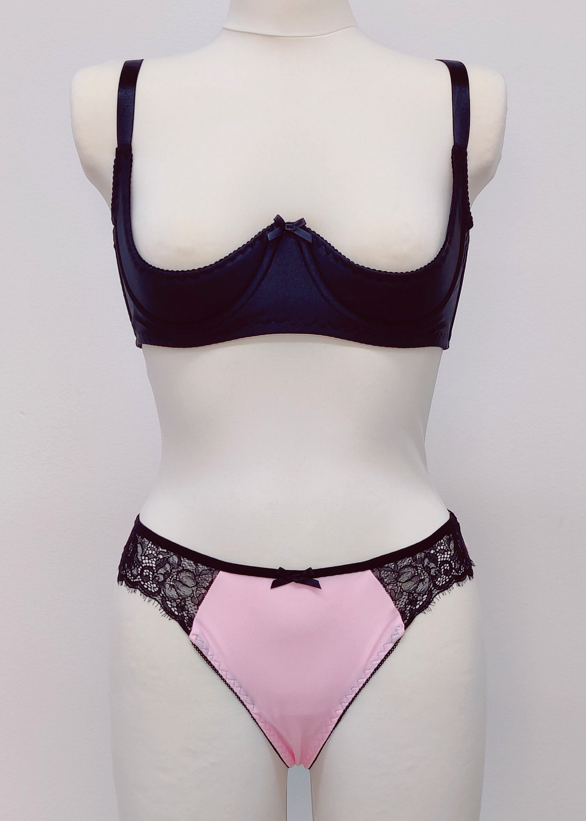 black quarter cup Gina bra