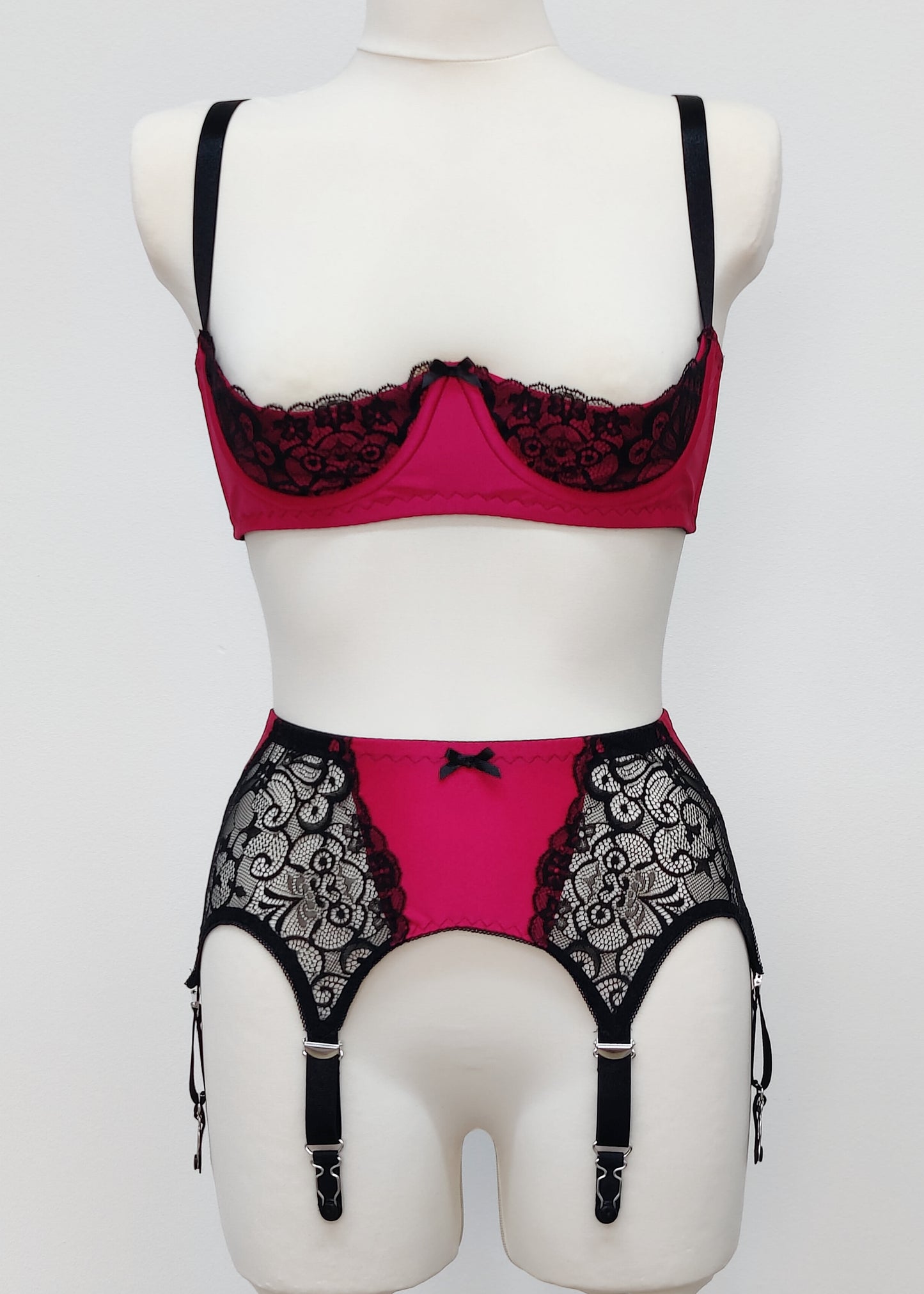 LUCY Quarter cup Lace bra in Colors