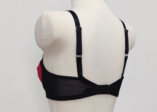 Audrey is beautiful and comfortable full bust, soft cup bra made in magenta pink and black combination. back view
Size 34B
Sample, worn once for a photo shoot. Ready to ship!
