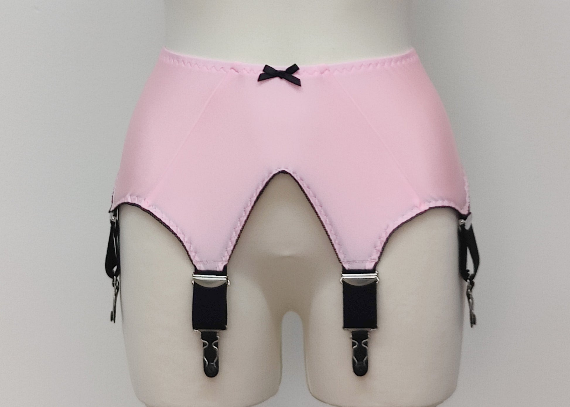 wide vintage style Iris garter belt, pink with 6 extra wide black straps 