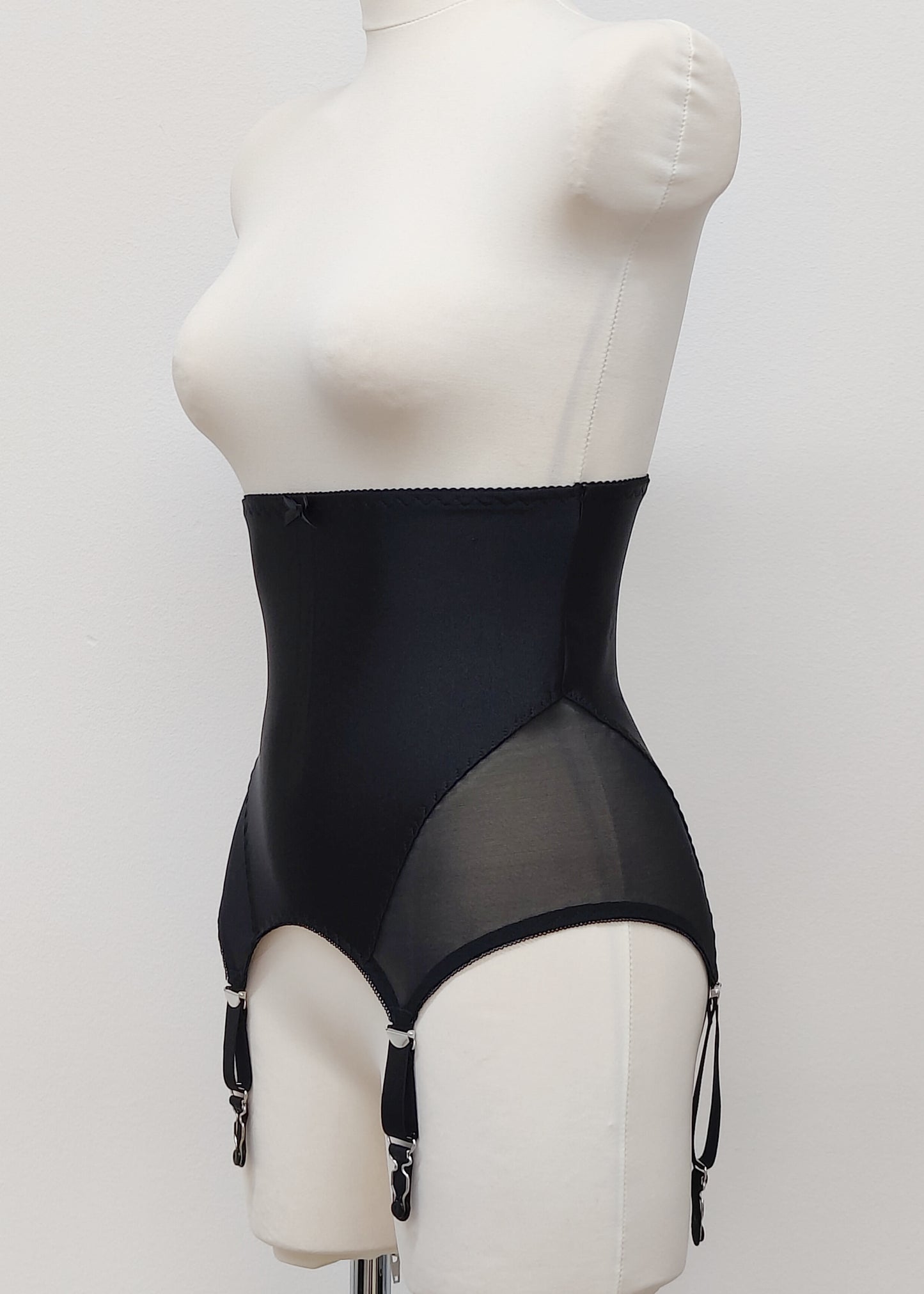 High-waist, Pull-on SOPHIE Garter belt in size S-4XL