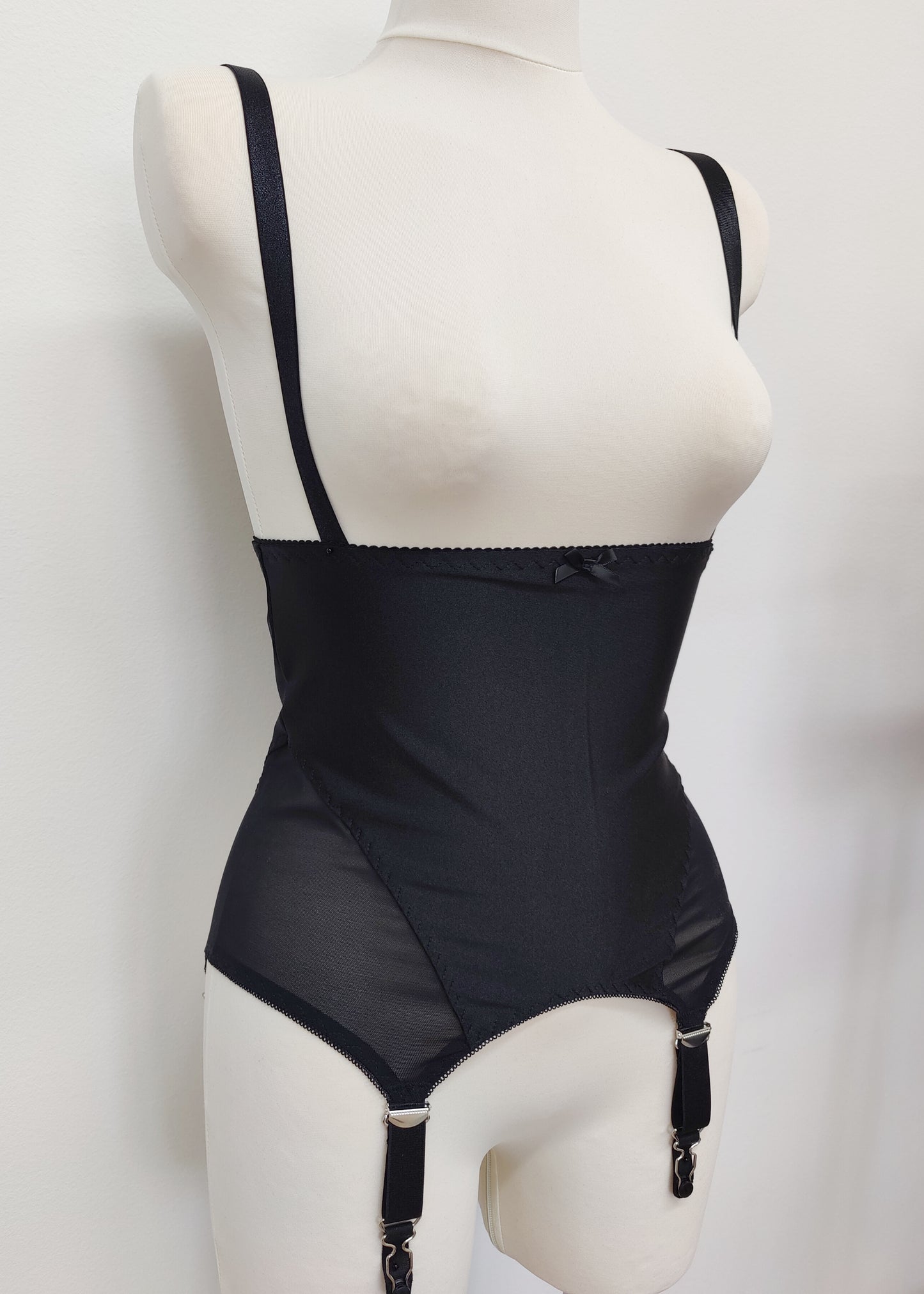 High-waist, Pull-on SOPHIE Garter belt in size S-4XL