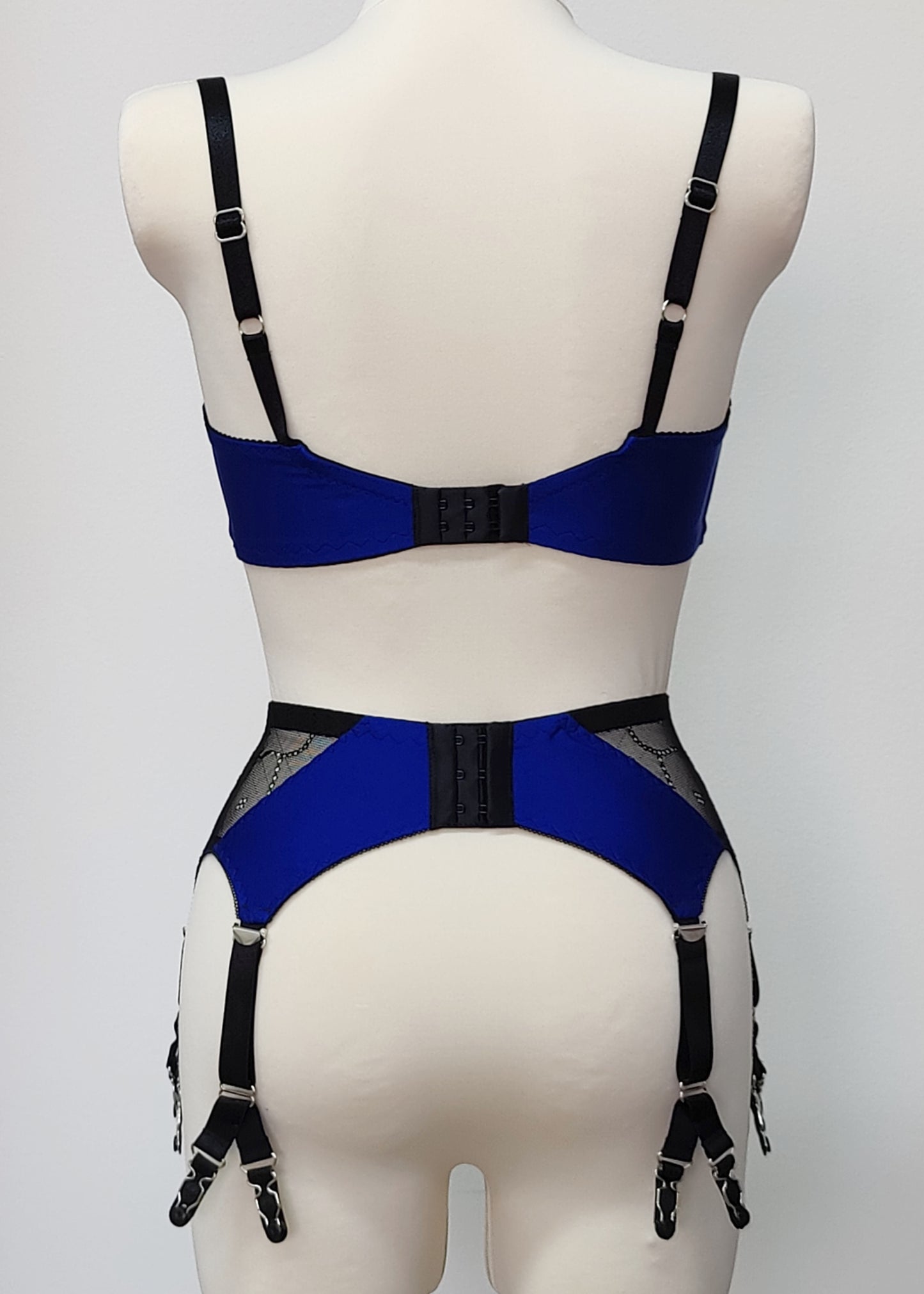 RITA Y-Strap Lace Garter belt