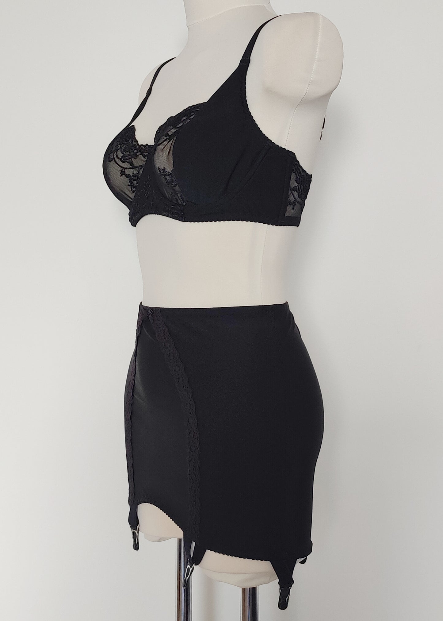 black 6 strap Rhonda open bottom girdle, with lace trim on the front