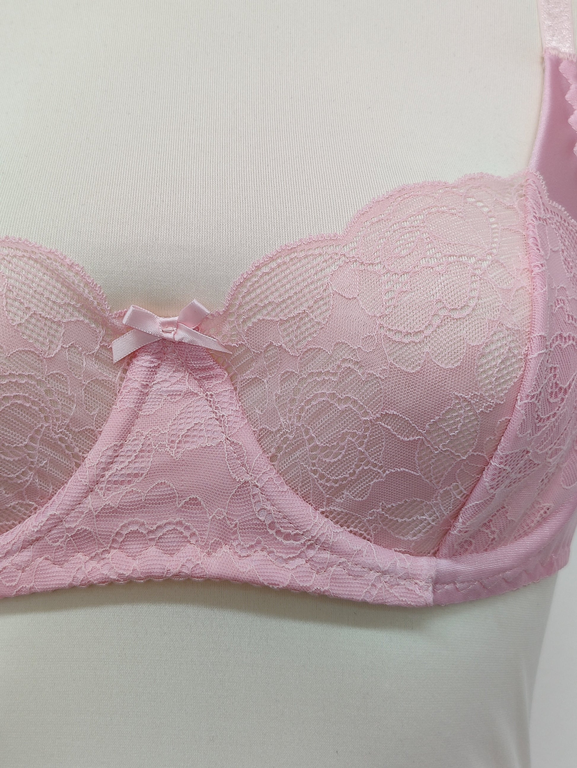 pink lace soft cup Alice bra with underwires, detail