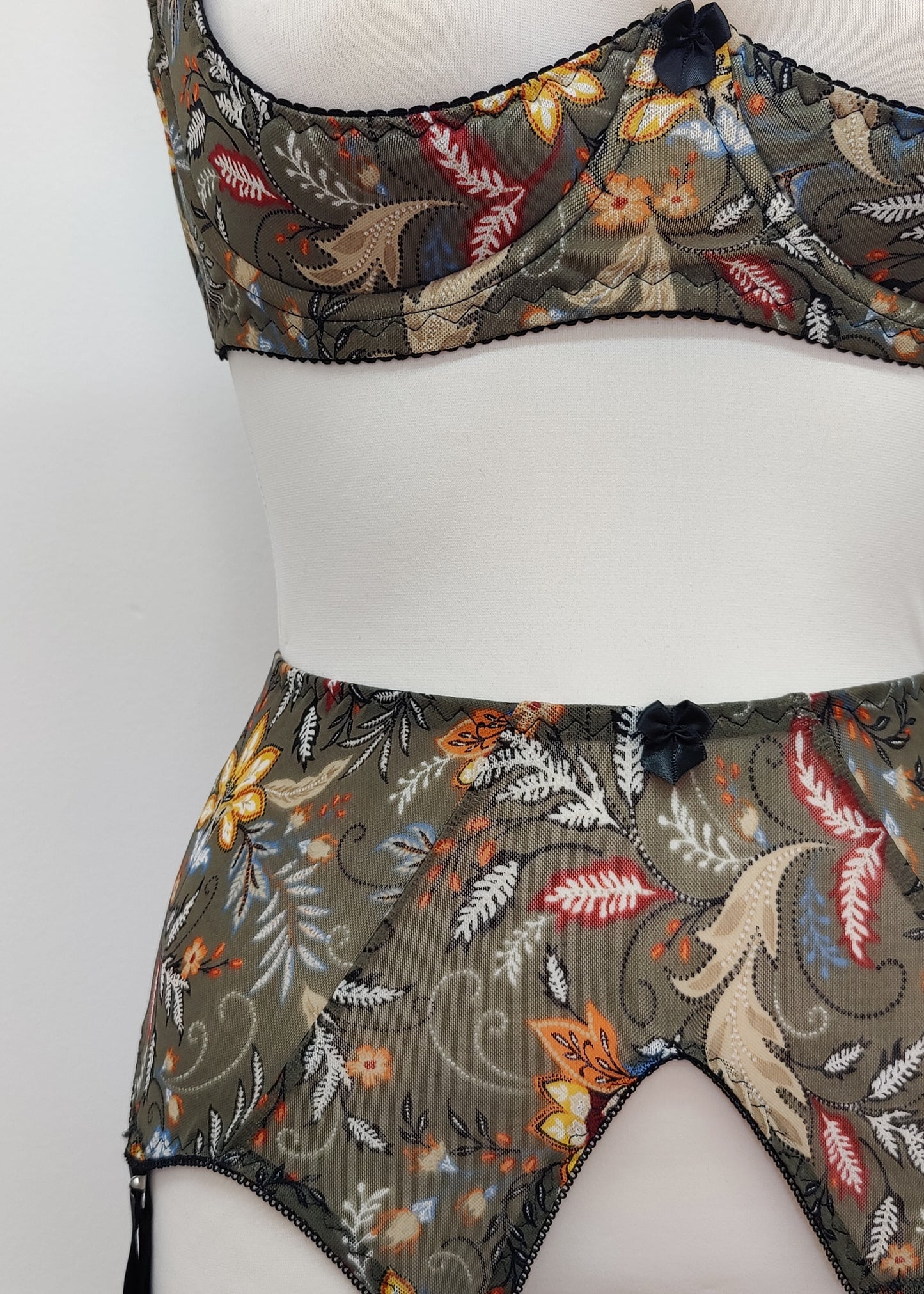 Wide THELMA Suspender Belt Size XS-4XL