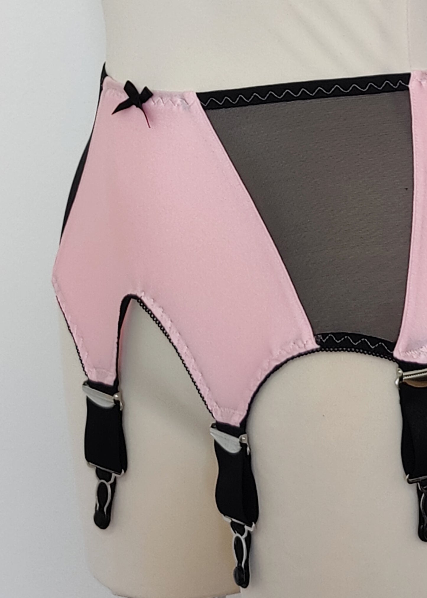 Breiter GRACE Strumpfgürtel in Lila, Magenta, Blau, Burgunderrot Größe XS-3XL