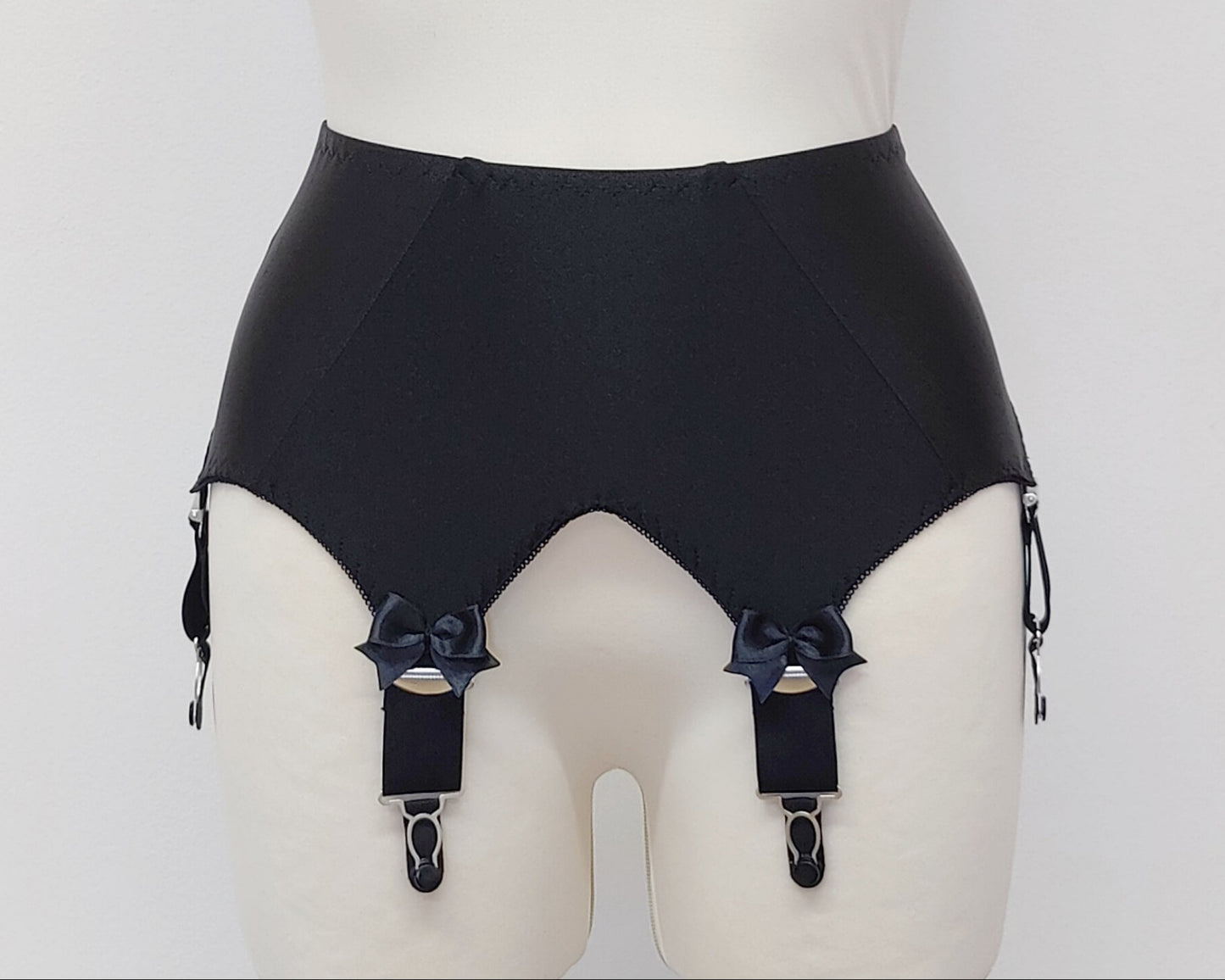 wide black retro style suspender belt with 6 extra wide straps, size XS