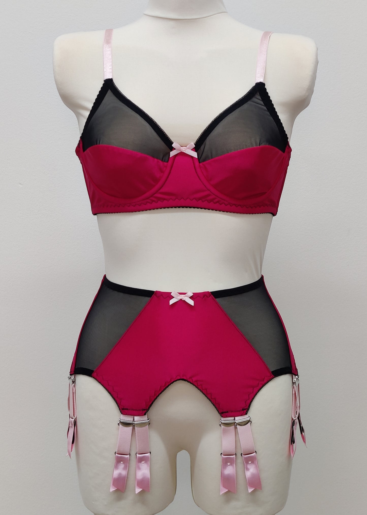 12 strap STELLA garter belt