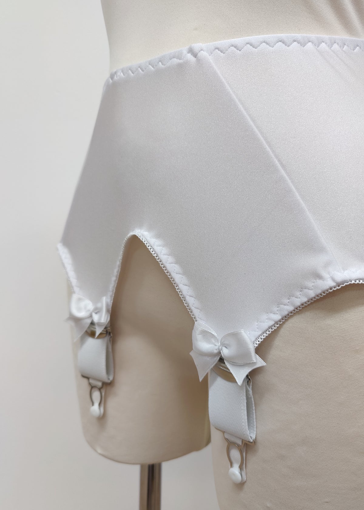 White Wide IRIS Garter Belt Deep V Style Suspender Belt Size XS-4XL