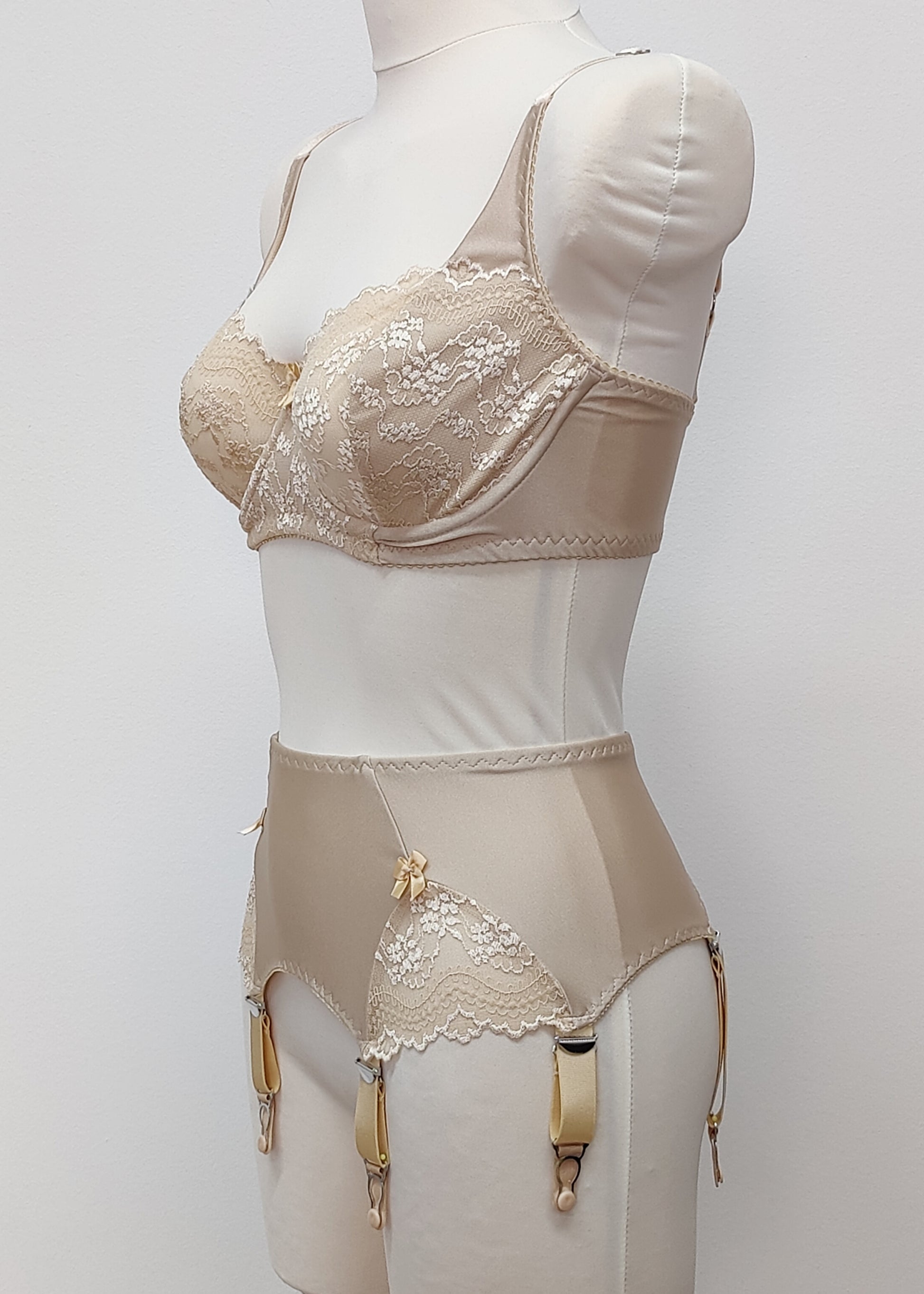 beige 6 strap Scarlett garter belt with side lace panels, side view