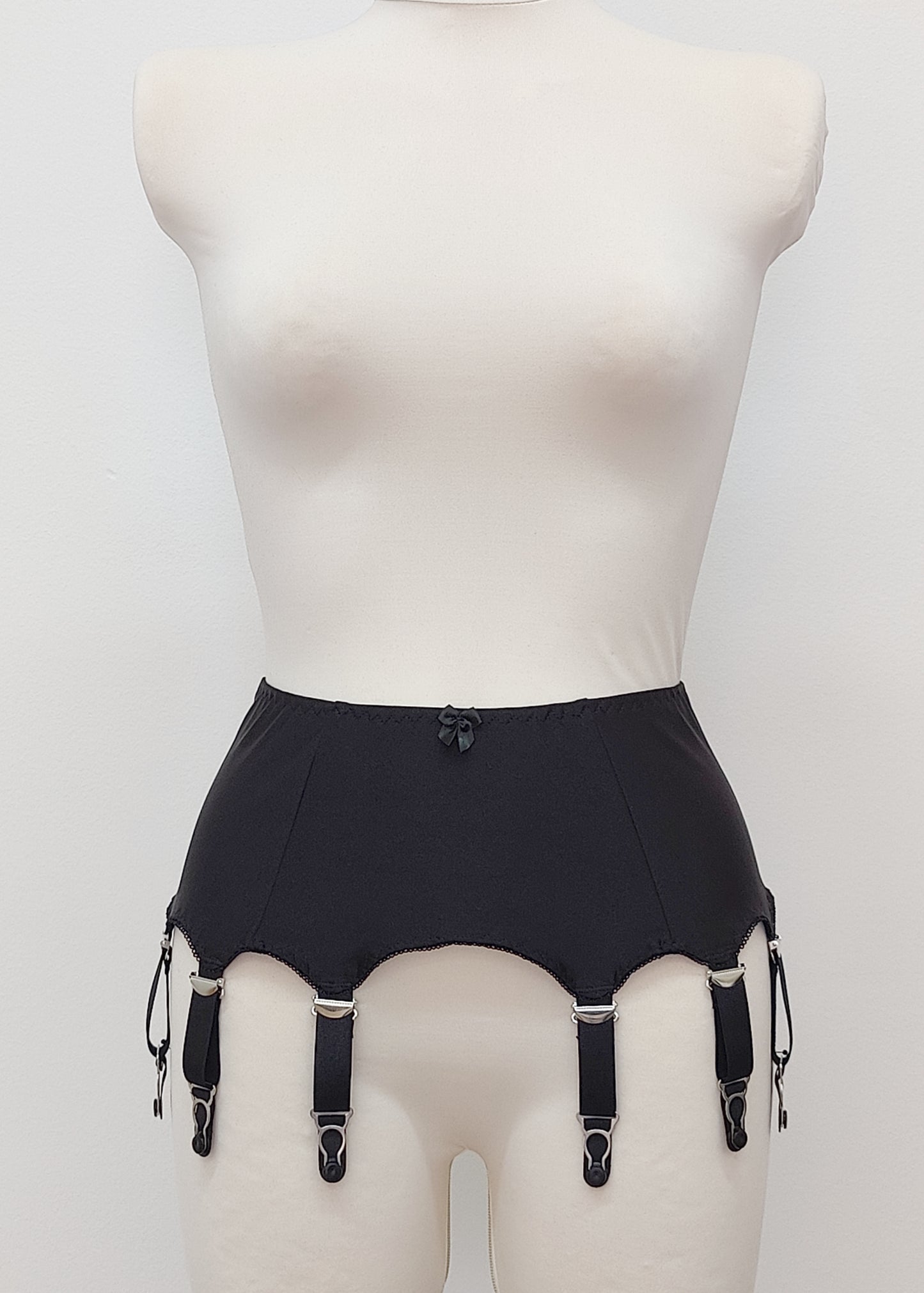 black classic retro style 8 strap Greta garter belt