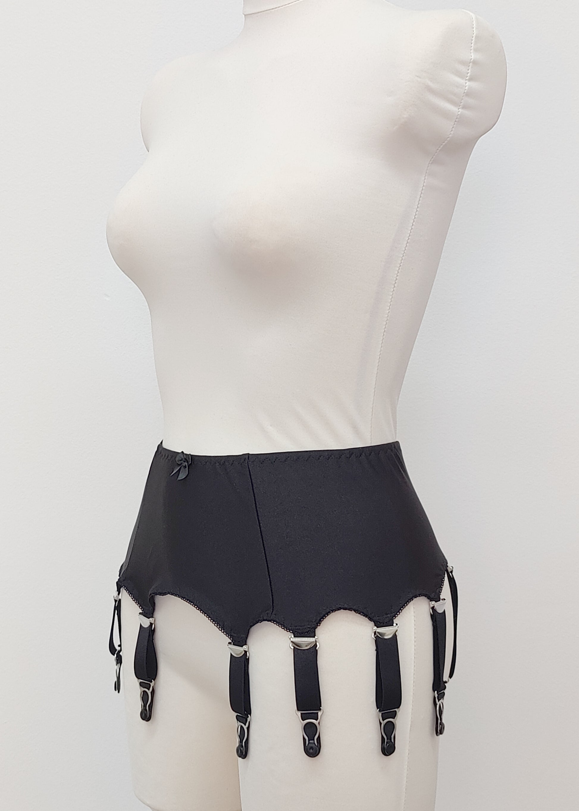 black classic retro style 10 strap Greta garter belt