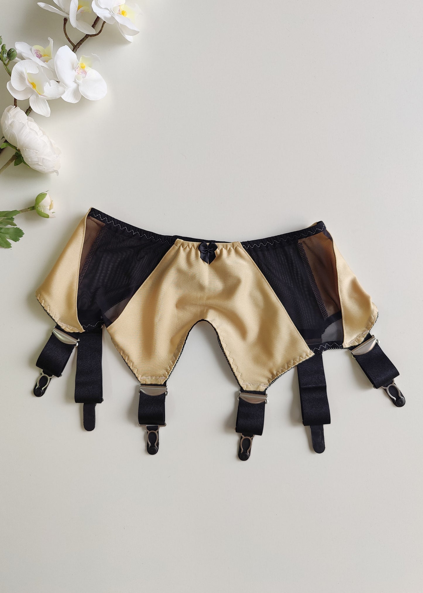 Beige with Black Extra Wide 6 Straps Suspender belt, Size M