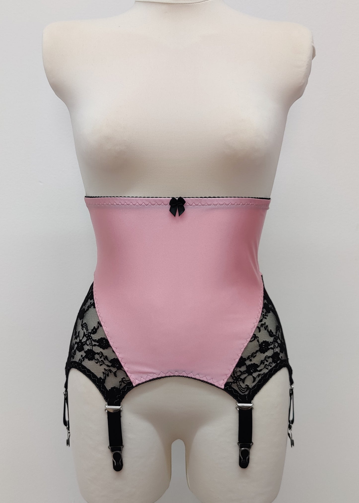 High-waist, Pull-on SOPHIE Garter belt in size S-4XL