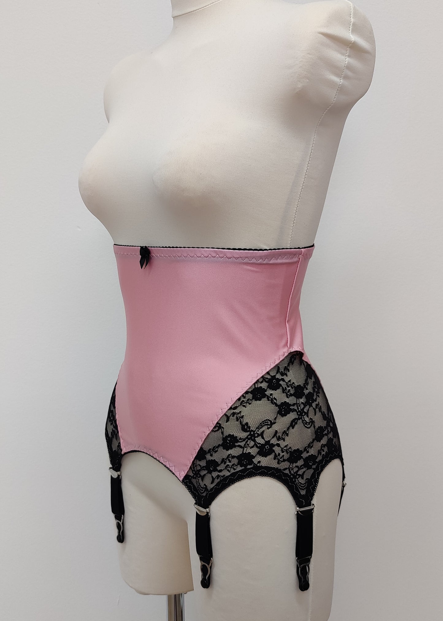 High-waist, Pull-on SOPHIE Garter belt in size S-4XL