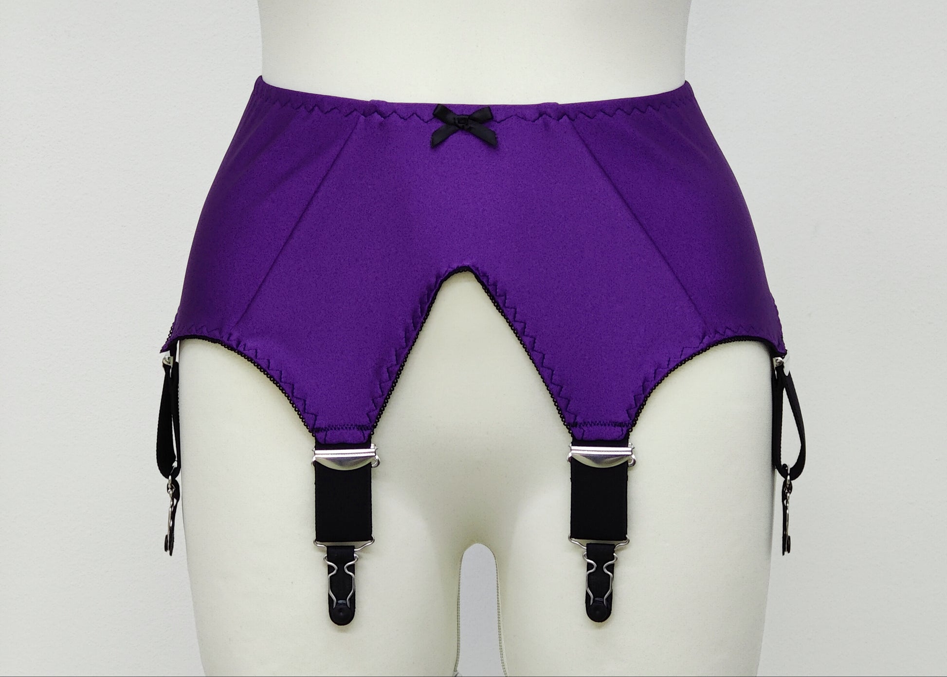 Serena Violet Suspender Belt  Luxury Vintage Deep Garter Belt – Harlow &  Fox